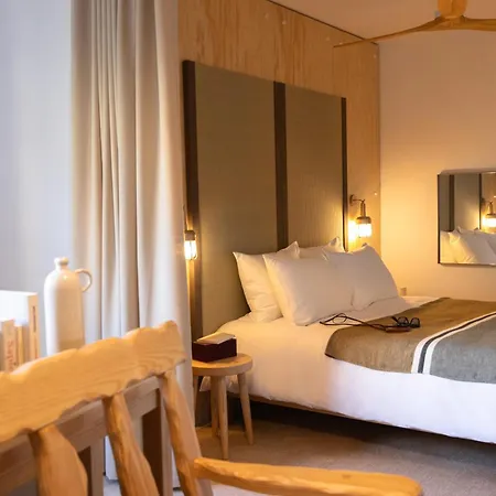 Hotel Mob